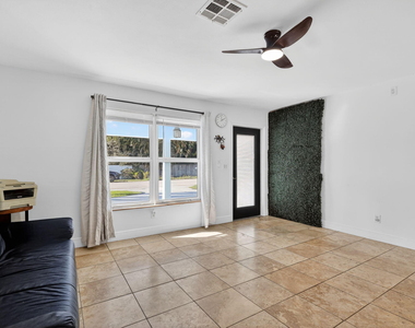 4540 Sw 28th Terrace - Photo Thumbnail 6