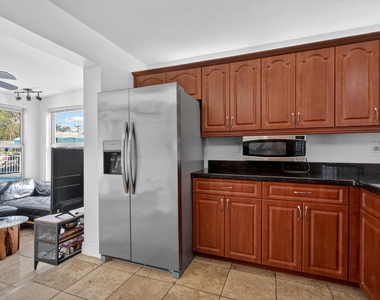 4540 Sw 28th Terrace - Photo Thumbnail 11