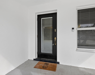 4540 Sw 28th Terrace - Photo Thumbnail 4