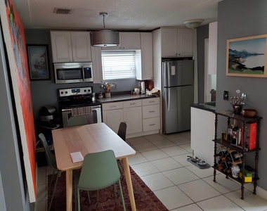 415 Ne 8th Avenue - Photo Thumbnail 2