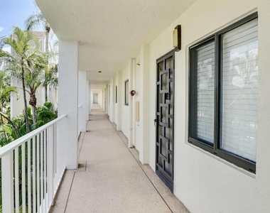 7270 Ashford Place - Photo Thumbnail 3