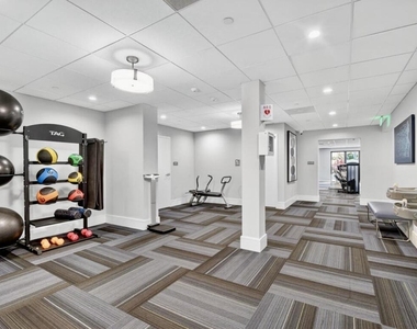 7270 Ashford Place - Photo Thumbnail 27
