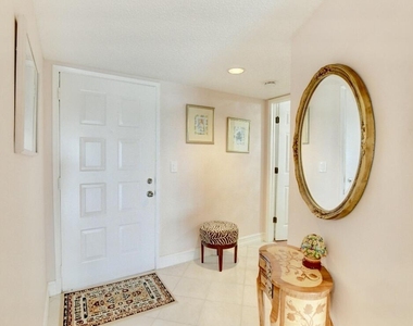 7270 Ashford Place - Photo Thumbnail 5