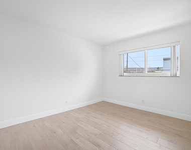 1649 Se 4th Street - Photo Thumbnail 10