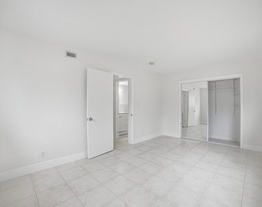 1649 Se 4th Street - Photo Thumbnail 11