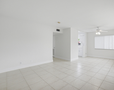 1649 Se 4th Street - Photo Thumbnail 5