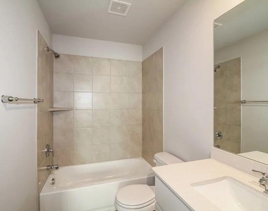 2001 Malus Way - Photo Thumbnail 10