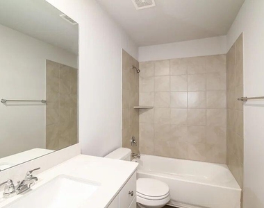 2001 Malus Way - Photo Thumbnail 7