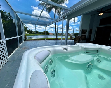 9549 Aegean Drive - Photo Thumbnail 10
