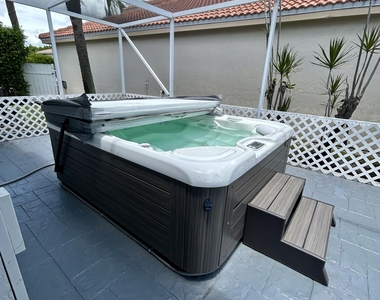 9549 Aegean Drive - Photo Thumbnail 11