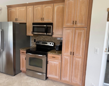 9549 Aegean Drive - Photo Thumbnail 3
