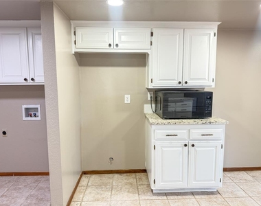 213 Woodbridge Circle - Photo Thumbnail 23