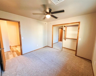 213 Woodbridge Circle - Photo Thumbnail 16
