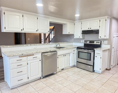 213 Woodbridge Circle - Photo Thumbnail 22