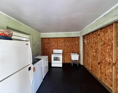 11003 Ridge Avenue - Photo Thumbnail 15