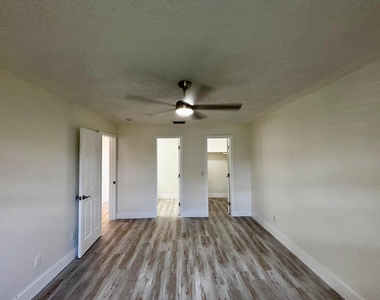 11003 Ridge Avenue - Photo Thumbnail 11