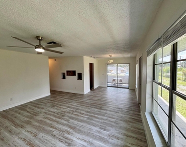 11003 Ridge Avenue - Photo Thumbnail 4