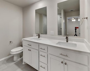 9117 Nw 127th Street - Photo Thumbnail 7