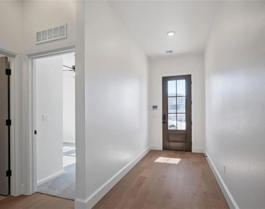 7913 Nw 163rd Street - Photo Thumbnail 1