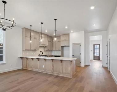 7913 Nw 163rd Street - Photo Thumbnail 4