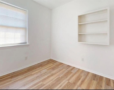 603 W Seminole Drive - Photo Thumbnail 4