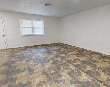 603 W Seminole Drive - Photo Thumbnail 5