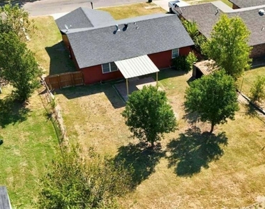 603 W Seminole Drive - Photo Thumbnail 8