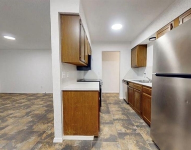 603 W Seminole Drive - Photo Thumbnail 3