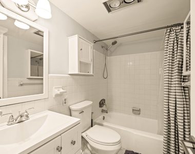 1900 Ne 8th Court - Photo Thumbnail 14