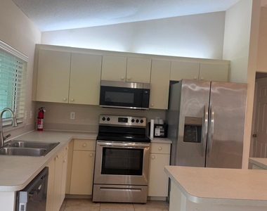 2847 Sw South Calabria Circle - Photo Thumbnail 3