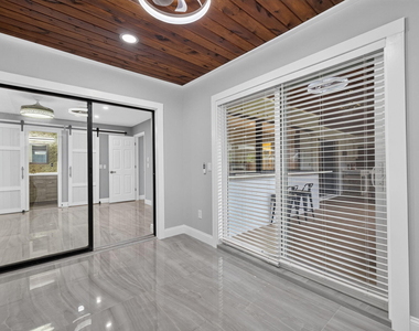 825 Se Starflower Avenue - Photo Thumbnail 24