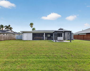 825 Se Starflower Avenue - Photo Thumbnail 40