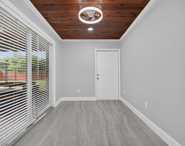 825 Se Starflower Avenue - Photo Thumbnail 23