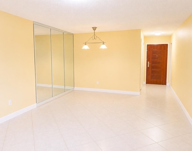 4116 Nw 88th Avenue - Photo Thumbnail 9