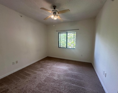 3020 Alcazar Place - Photo Thumbnail 21
