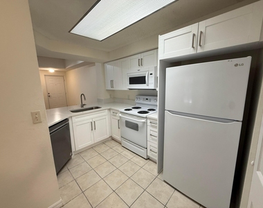 3020 Alcazar Place - Photo Thumbnail 5