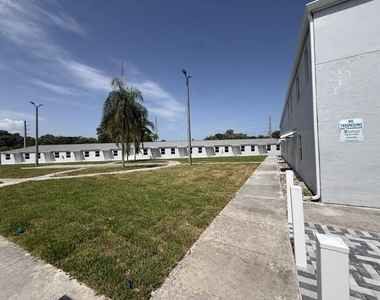4393 Windsor Avenue - Photo Thumbnail 22