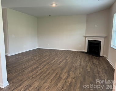 6424 Ellimar Field Lane - Photo Thumbnail 3