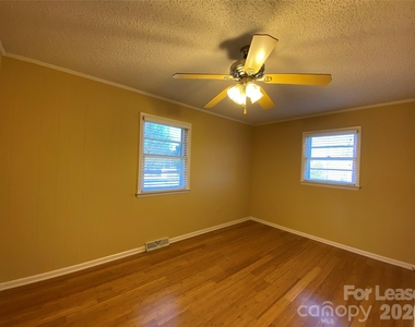 203 Ratchford Farm Road - Photo Thumbnail 14