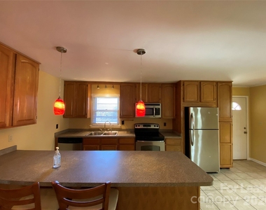 203 Ratchford Farm Road - Photo Thumbnail 4