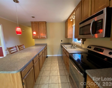 203 Ratchford Farm Road - Photo Thumbnail 3