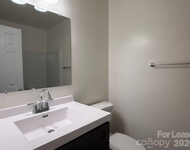 404 Kingville Drive - Photo Thumbnail 16