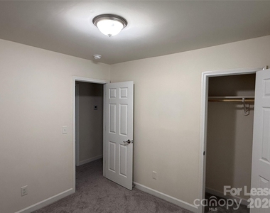 404 Kingville Drive - Photo Thumbnail 13