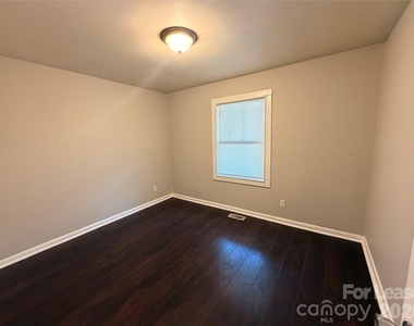 825 Rodey Avenue - Photo Thumbnail 4