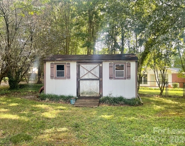 402 L Street E - Photo Thumbnail 13