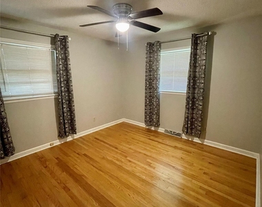 402 L Street E - Photo Thumbnail 10