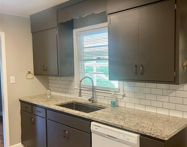 402 L Street E - Photo Thumbnail 6