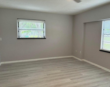 202 Sw Crescent Avenue - Photo Thumbnail 15