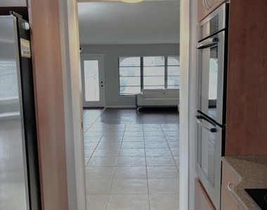 202 Sw Crescent Avenue - Photo Thumbnail 4