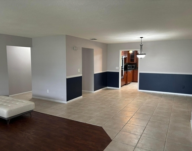 202 Sw Crescent Avenue - Photo Thumbnail 40